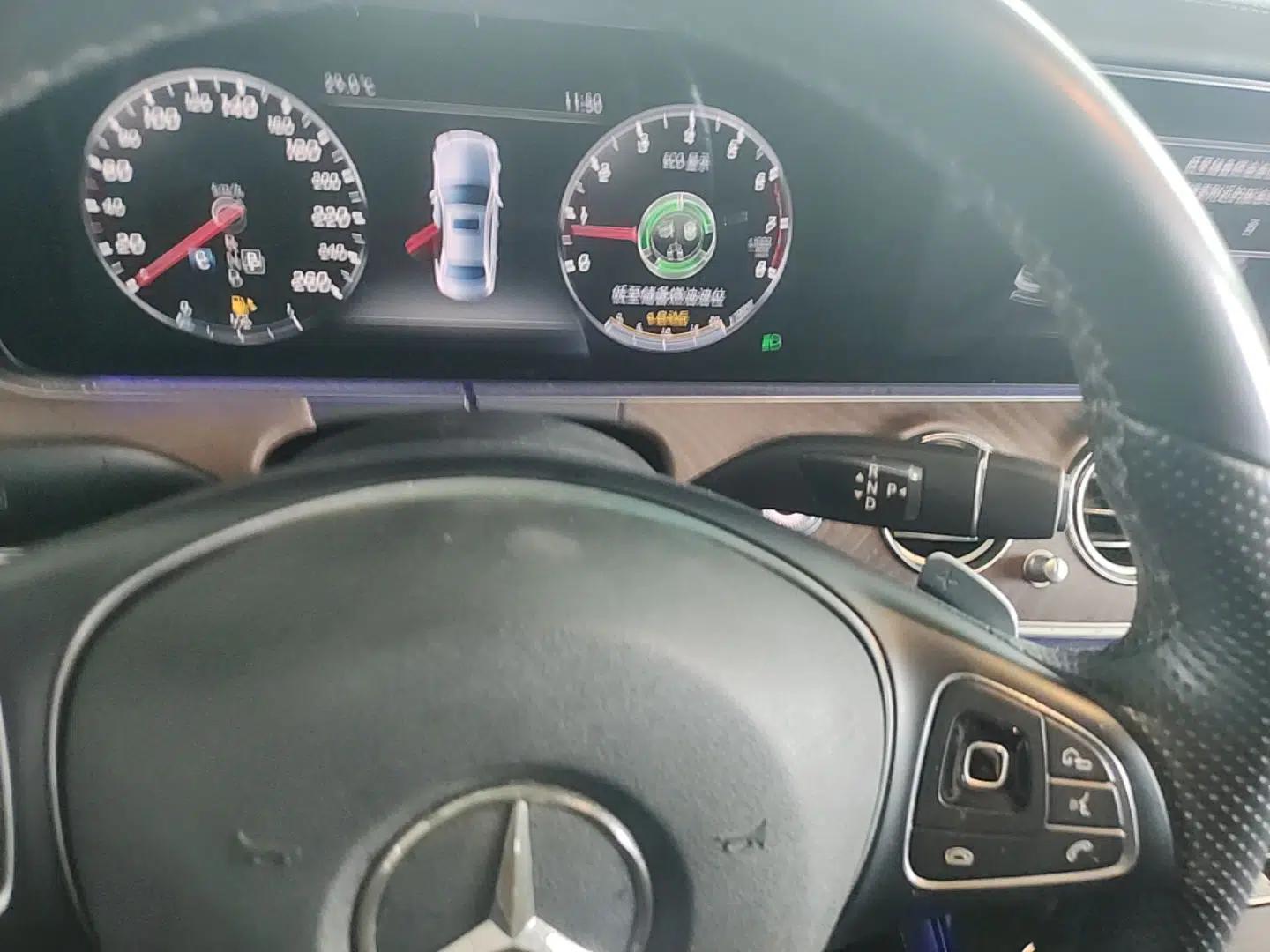 Mercedes-Benz E-Class 2017 E 300 L Luxury Model — миниатюра 16