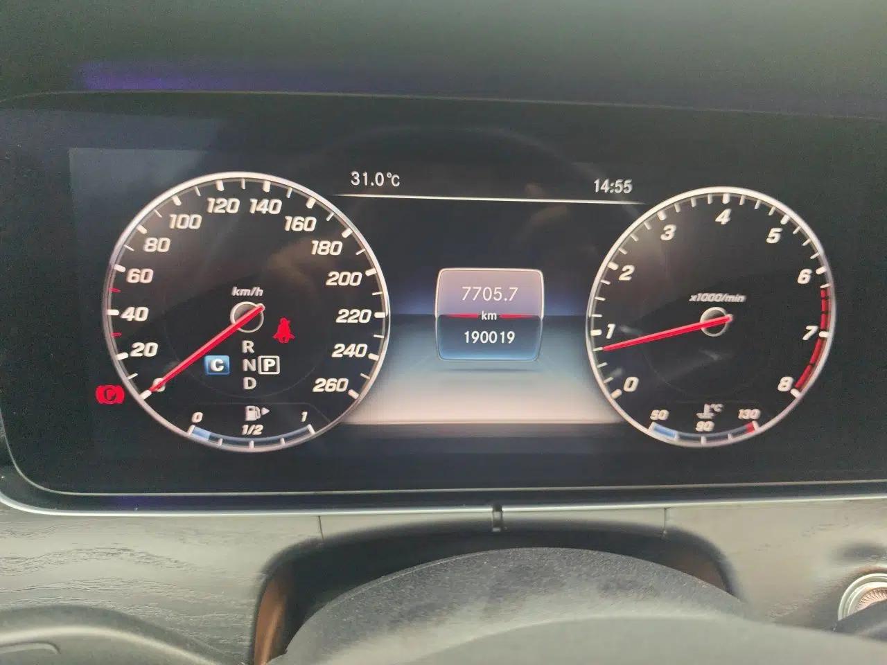 Mercedes-Benz E-Class 2018 Restyled E 300 L Sport Luxury Edition — миниатюра 12