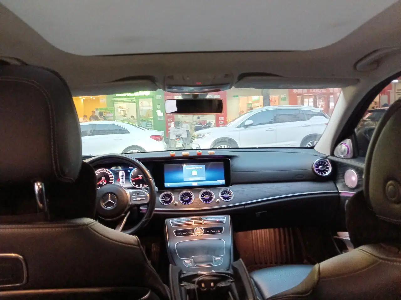 Mercedes-Benz E-Class 2019 E 300 L Sporty and Stylish Model — миниатюра 18