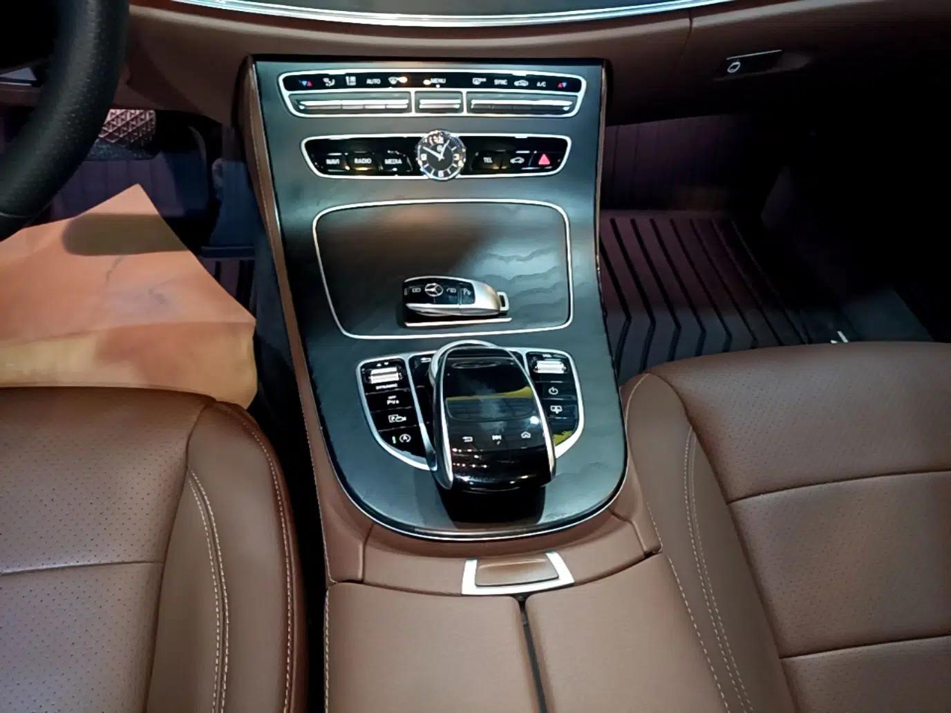 Mercedes-Benz E-Class 2018 Restyled E 300 L Sport Luxury Edition — миниатюра 21