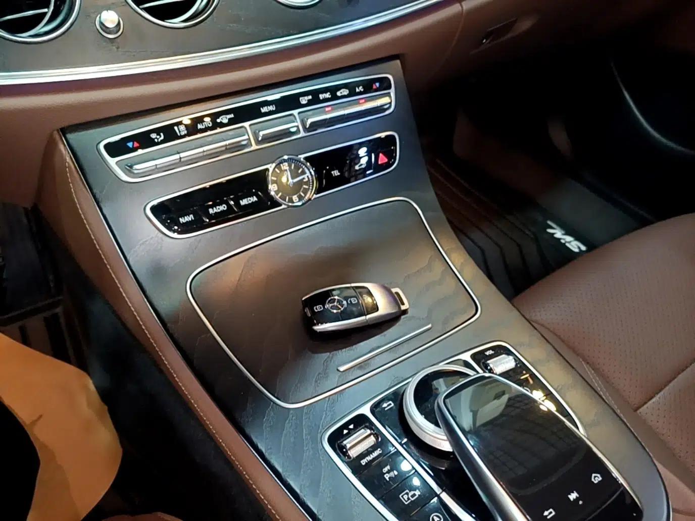 Mercedes-Benz E-Class 2018 Restyled E 300 L Sport Luxury Edition — миниатюра 28