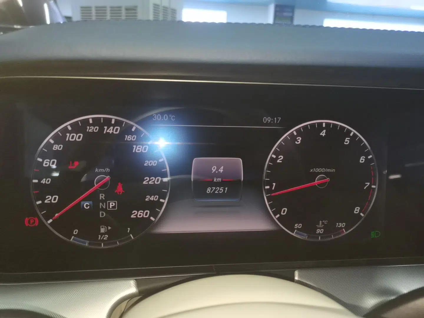 Mercedes-Benz E-Class 2017 E 200 Coupe — миниатюра 14