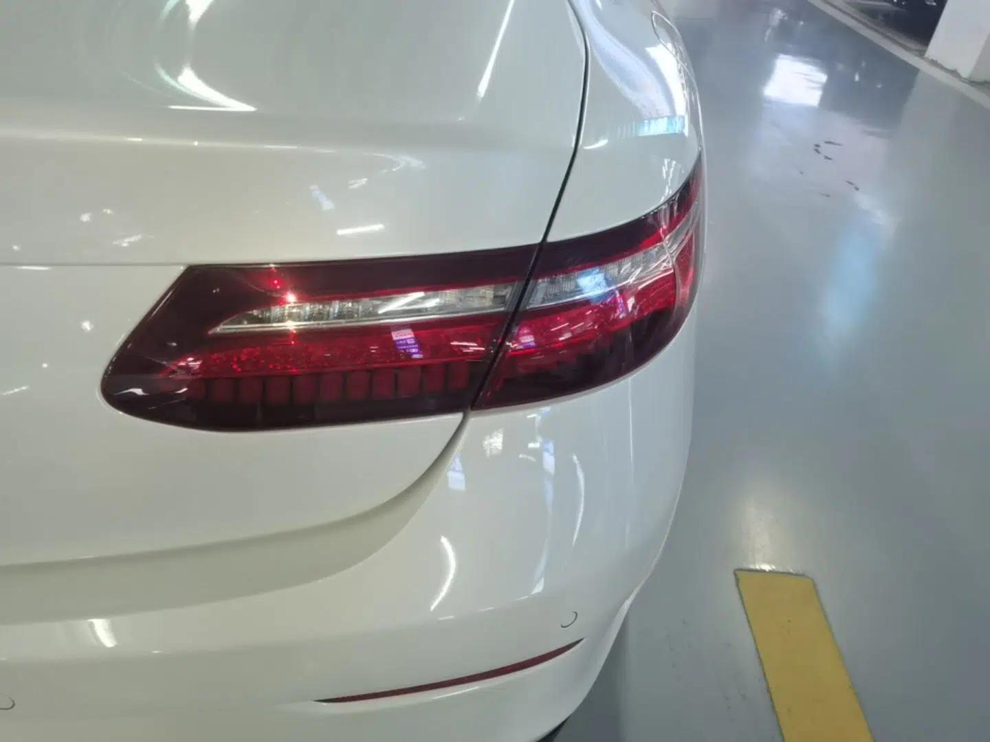 Mercedes-Benz E-Class 2017 E 200 Coupe — миниатюра 9