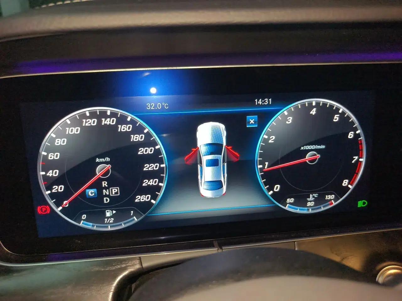 Mercedes-Benz E-Class 2018 Restyled E 300 L Sporty and Stylish Edition — миниатюра 11