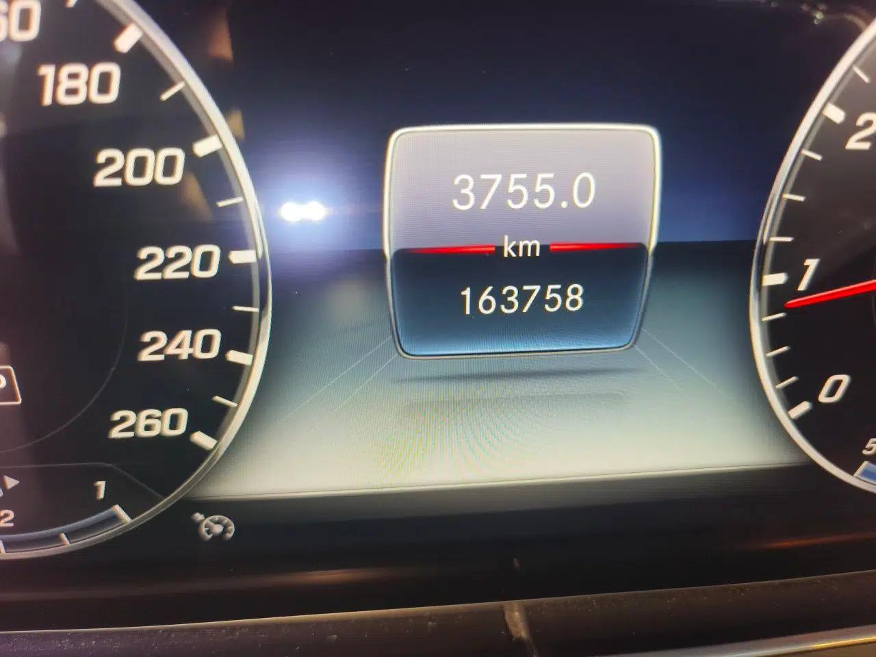 Mercedes-Benz E-Class 2020 E 300 L Stylish Model — миниатюра 12