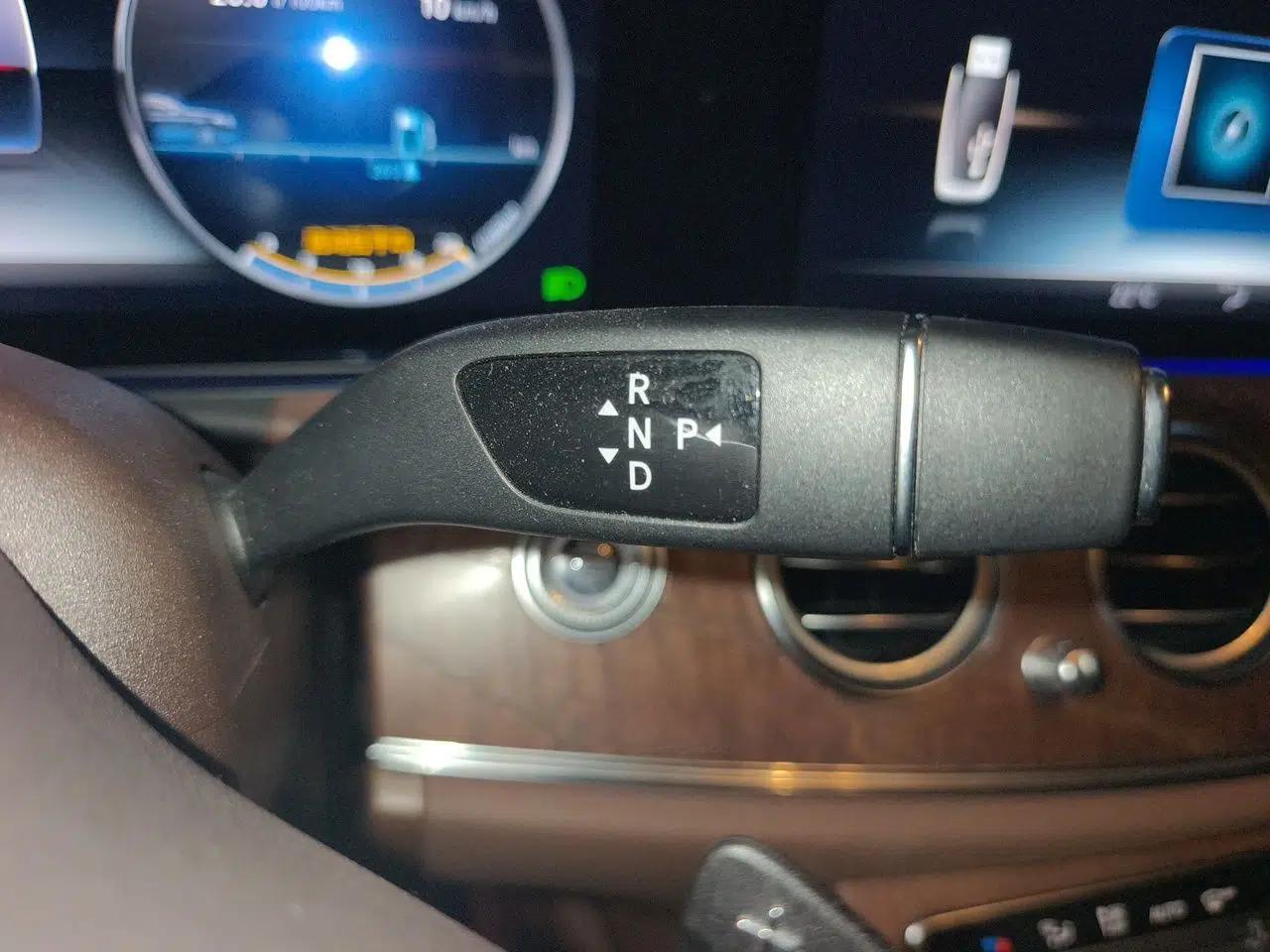 Mercedes-Benz E-Class 2020 E 300 L Luxury Model — миниатюра 14