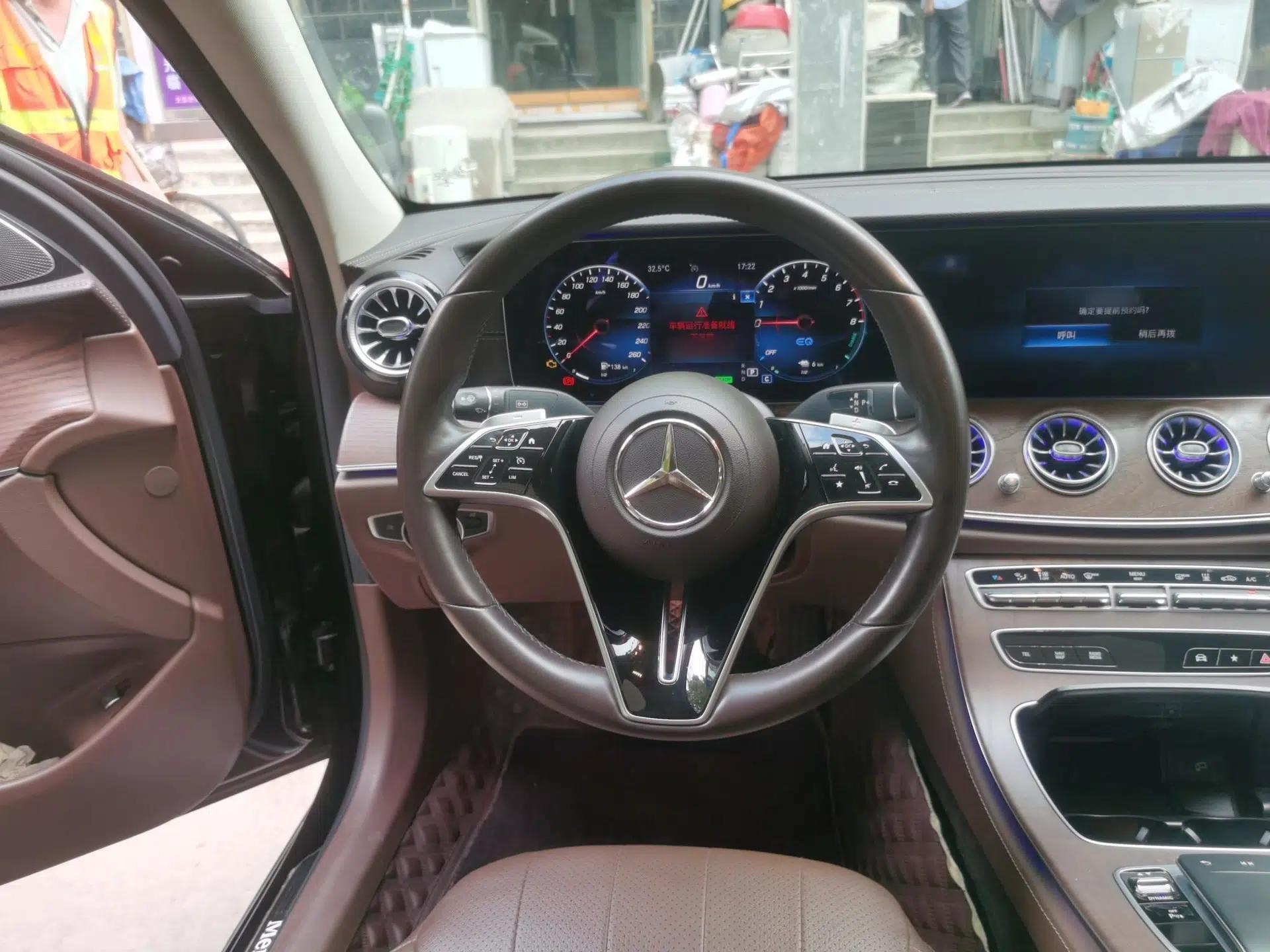 Mercedes-Benz E-Class New Energy 2021 E 350 e L Plug-in Hybrid Sedan — миниатюра 10