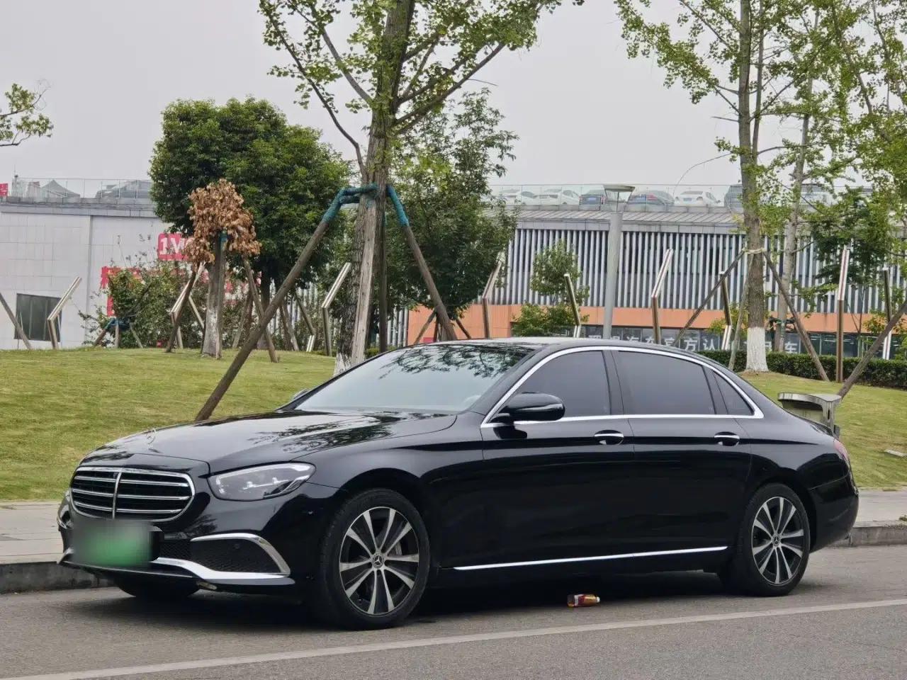 Mercedes-Benz E-Class New Energy 2022 Second Facelift E 350 e L Plug-in Hybrid Sports Sedan — миниатюра 1