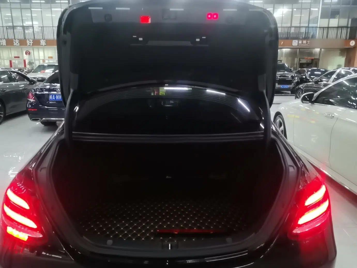 Mercedes-Benz E-Class 2020 Restyled E 300 L Sport Exclusive Edition — миниатюра 27