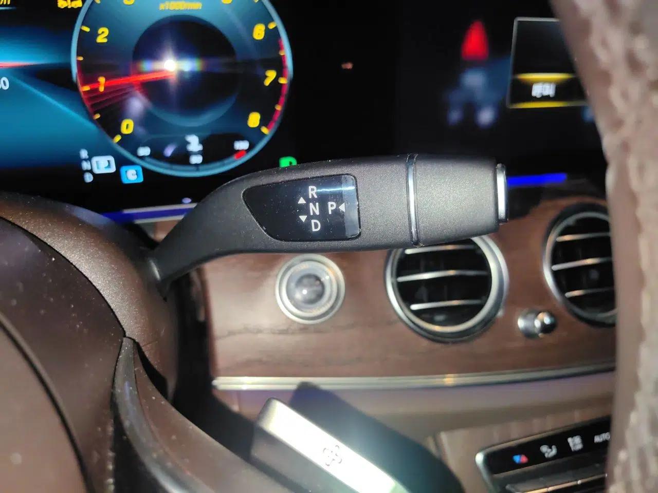 Mercedes-Benz E-Class 2023 E 260 L — миниатюра 14