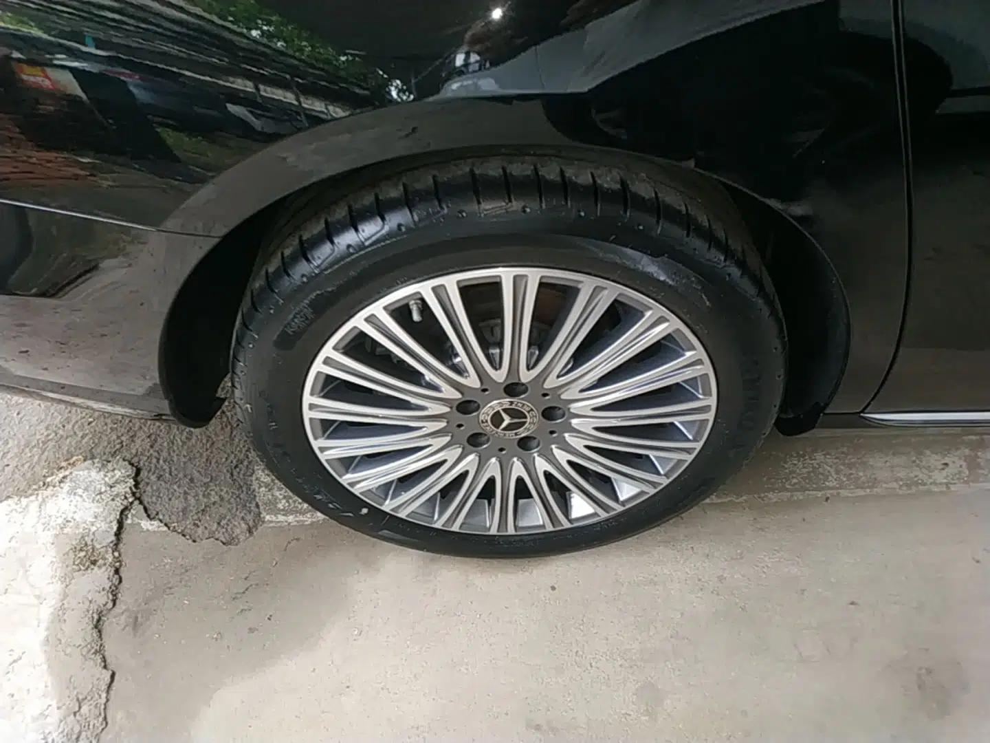 Mercedes-Benz E-Class 2023 E 300 L Luxury Model — миниатюра 11