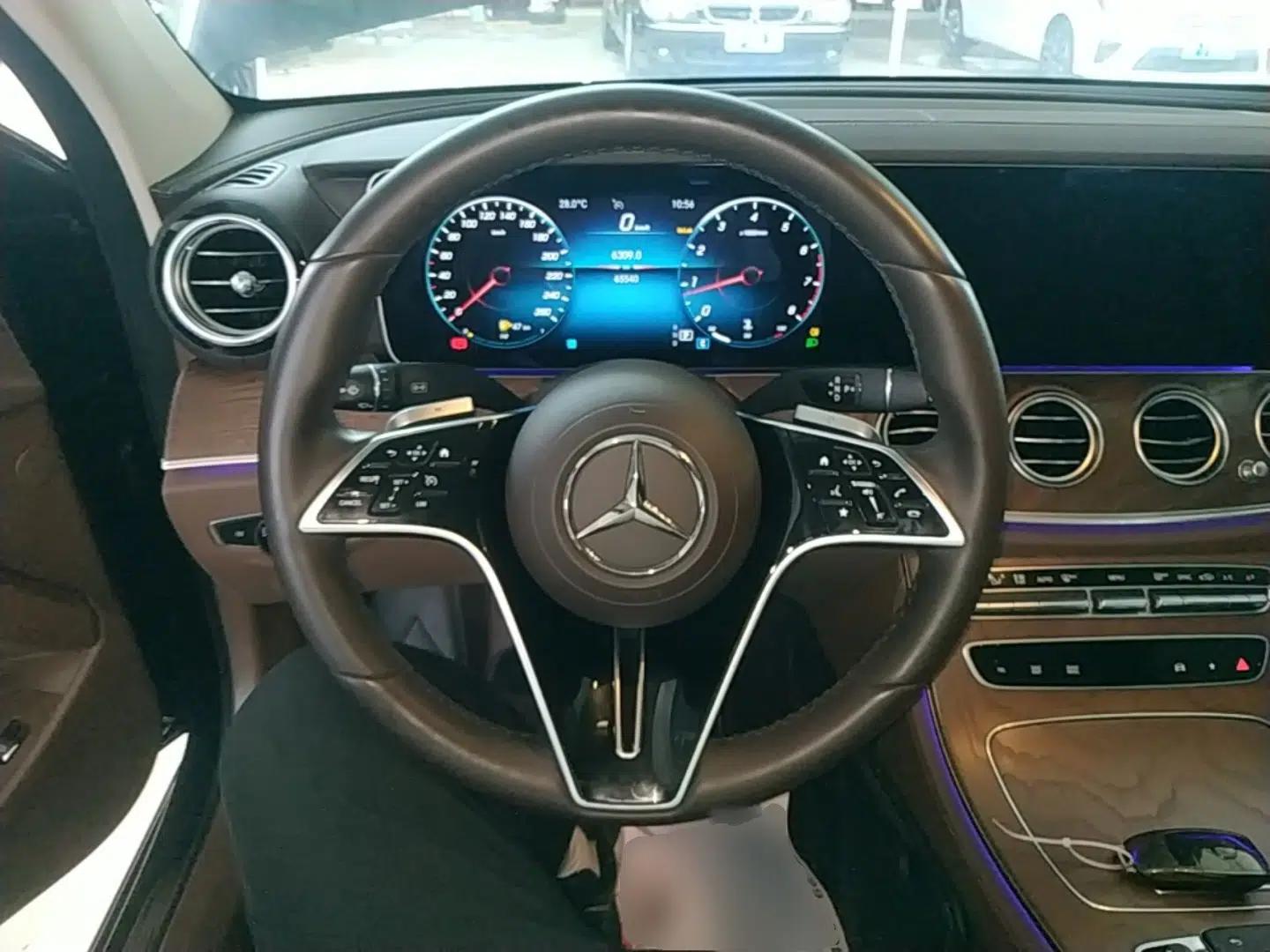 Mercedes-Benz E-Class 2023 E 300 L Luxury Model — миниатюра 13