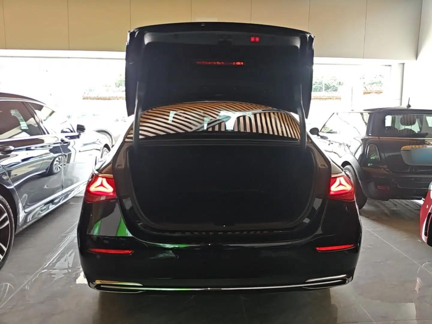 Mercedes-Benz E-Class 2024 E 300 L Luxury Model — миниатюра 22