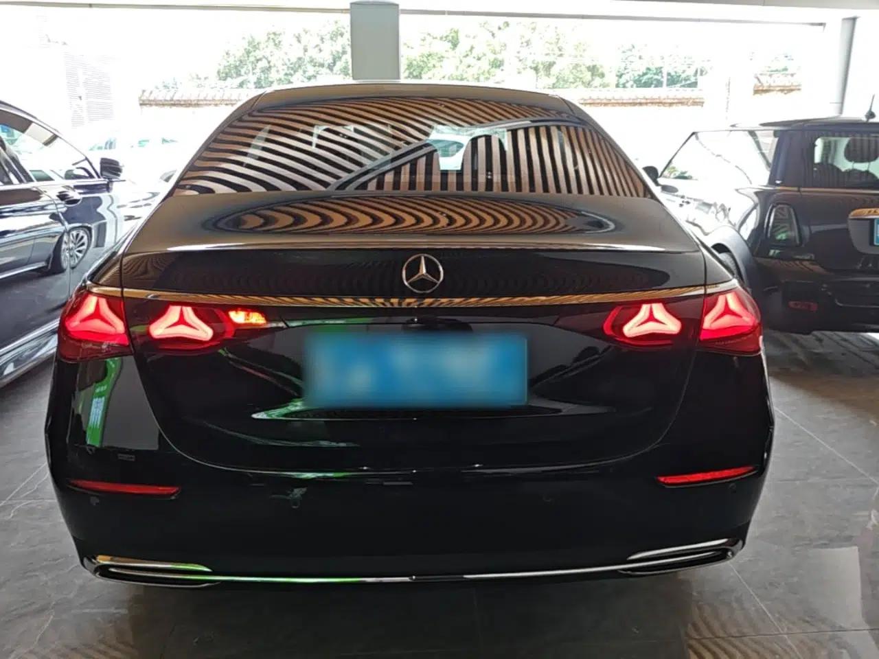 Mercedes-Benz E-Class 2024 E 300 L Luxury Model — миниатюра 5