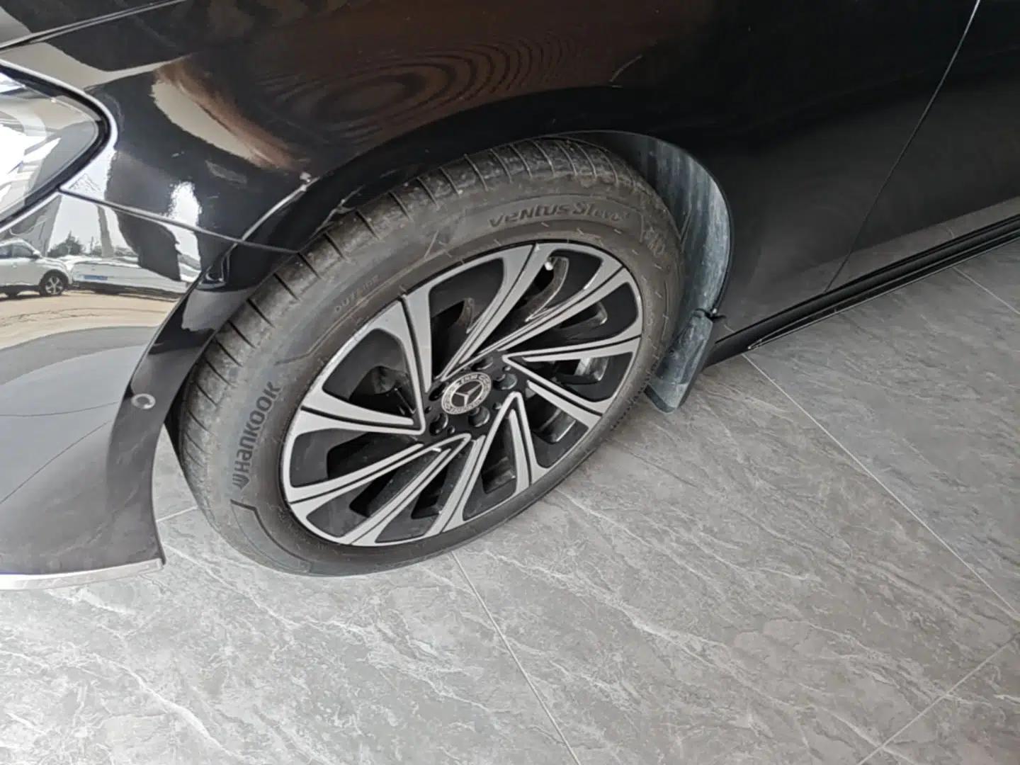 Mercedes-Benz E-Class 2024 E 300 L Luxury Model — миниатюра 10