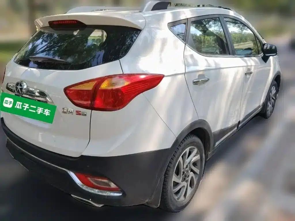 Refine S3 2016 1.5L Manual Deluxe Smart Edition — миниатюра 5