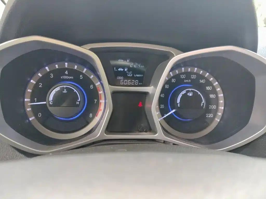 Refine S3 2016 1.5L Manual Deluxe Smart Edition — миниатюра 8