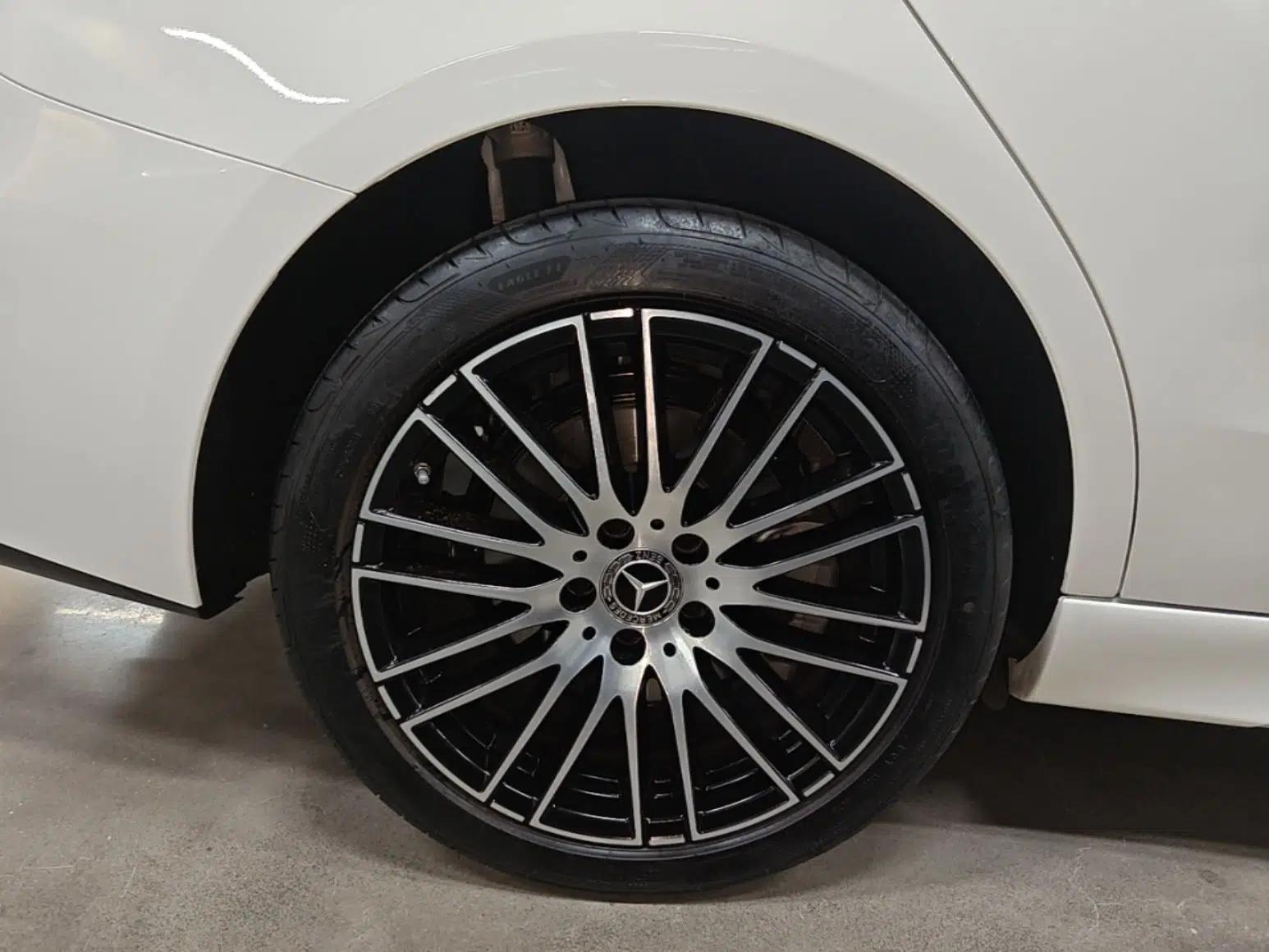 Mercedes-Benz C-Class 2024 Restyled C 260 L Sport Edition — миниатюра 11