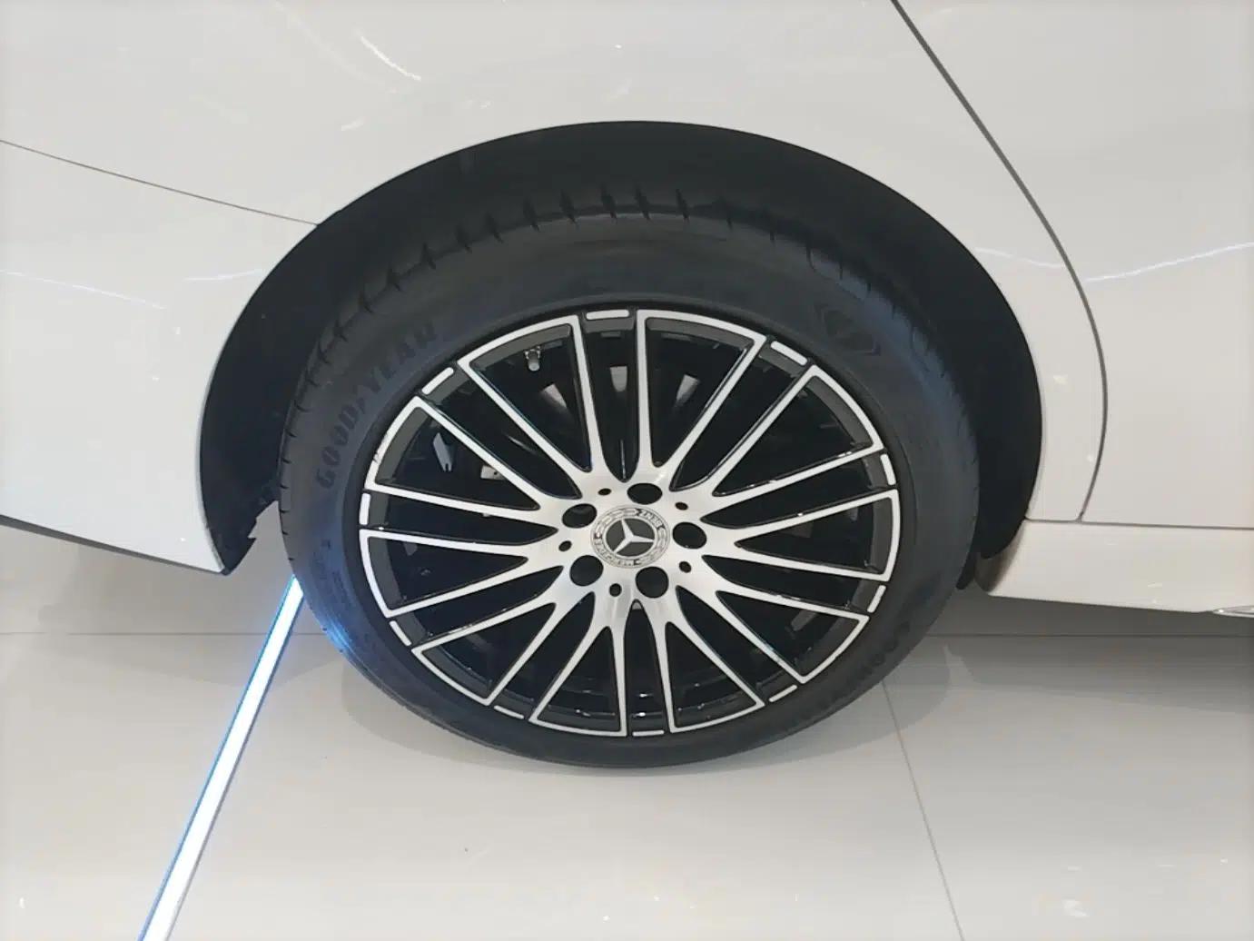 Mercedes-Benz C-Class 2024 Restyled C 260 L Sport Edition — миниатюра 11