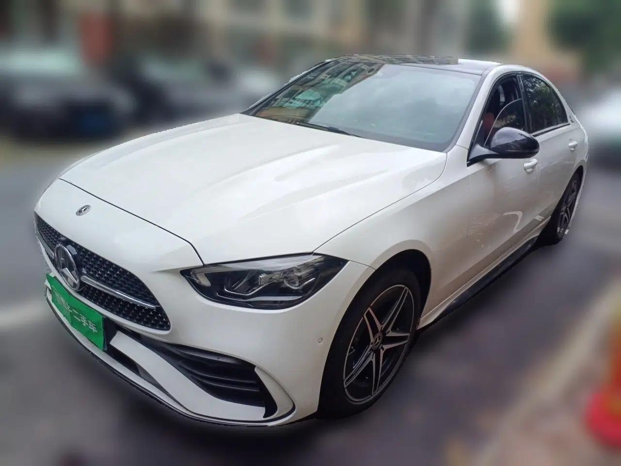 Mercedes-Benz C-Class 2024 Facelift C 260 L Night Edition Sport Version — миниатюра 1
