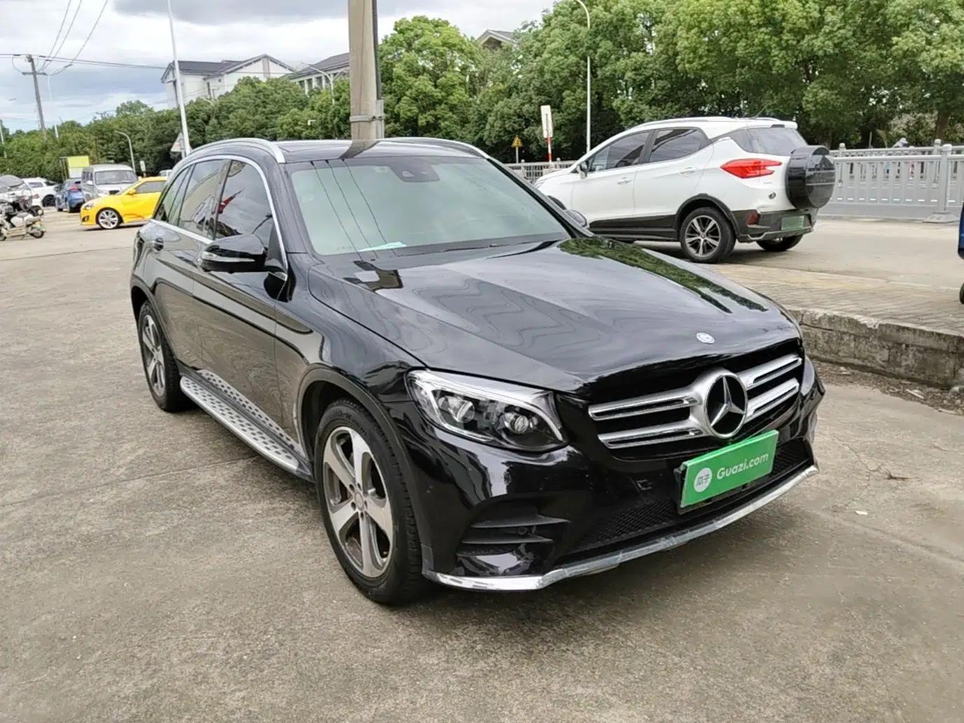 Mercedes-Benz GLC 2017 GLC 300 4MATIC Sport Edition — миниатюра 3