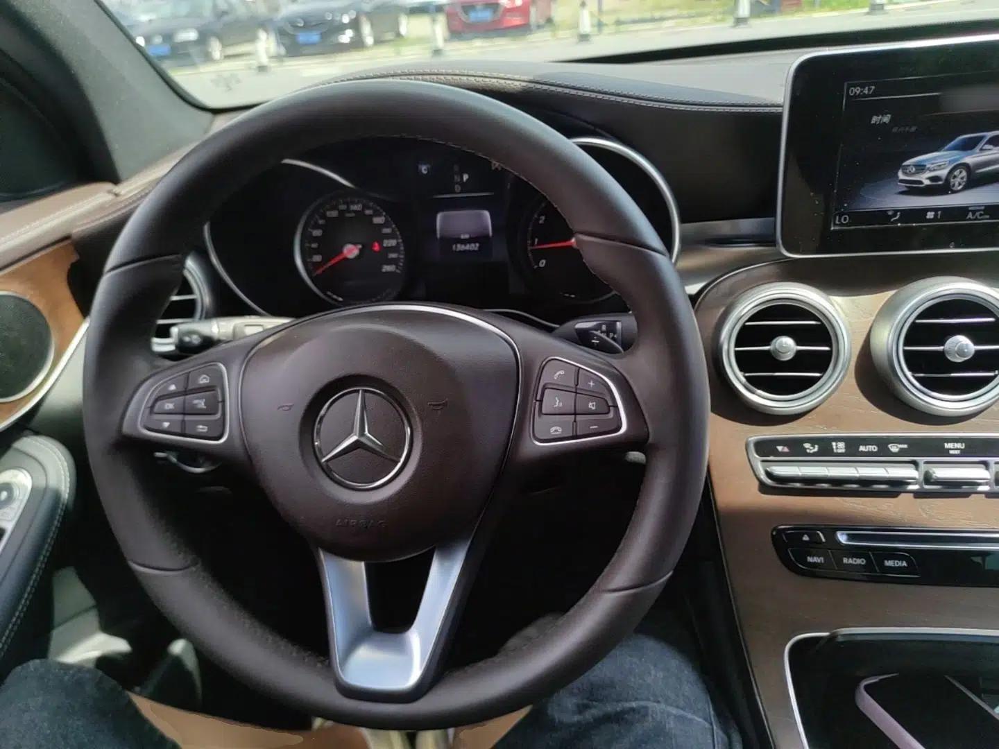 Mercedes-Benz GLC 2017 GLC 300 4MATIC Sport Edition — миниатюра 12