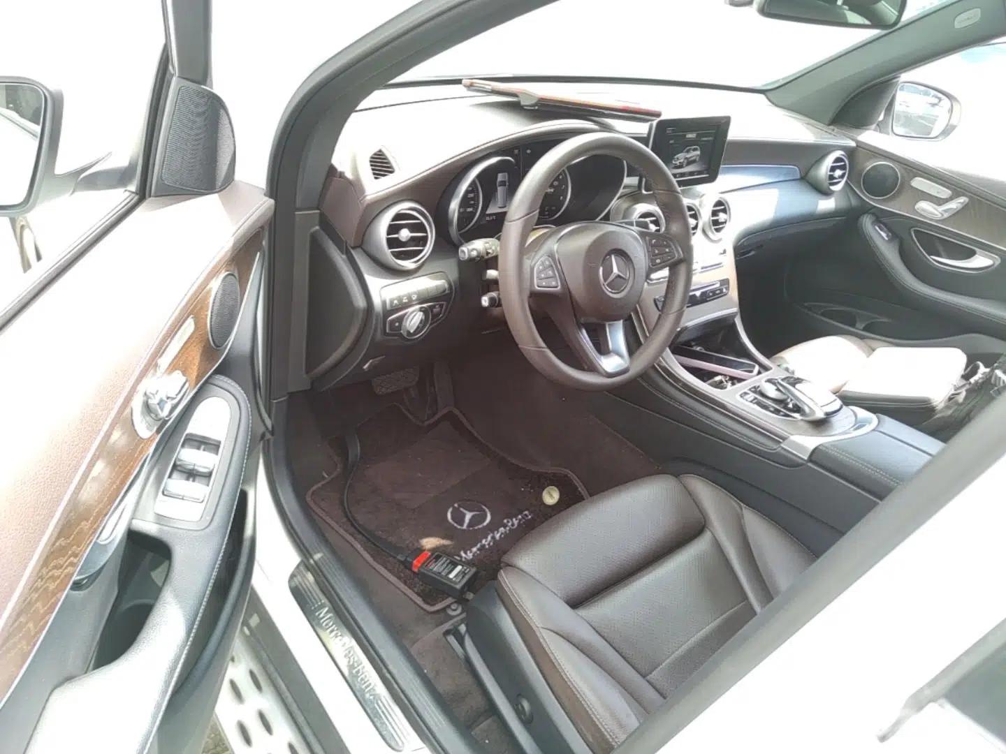 Mercedes-Benz GLC 2017 GLC 300 4MATIC Sport Edition — миниатюра 18
