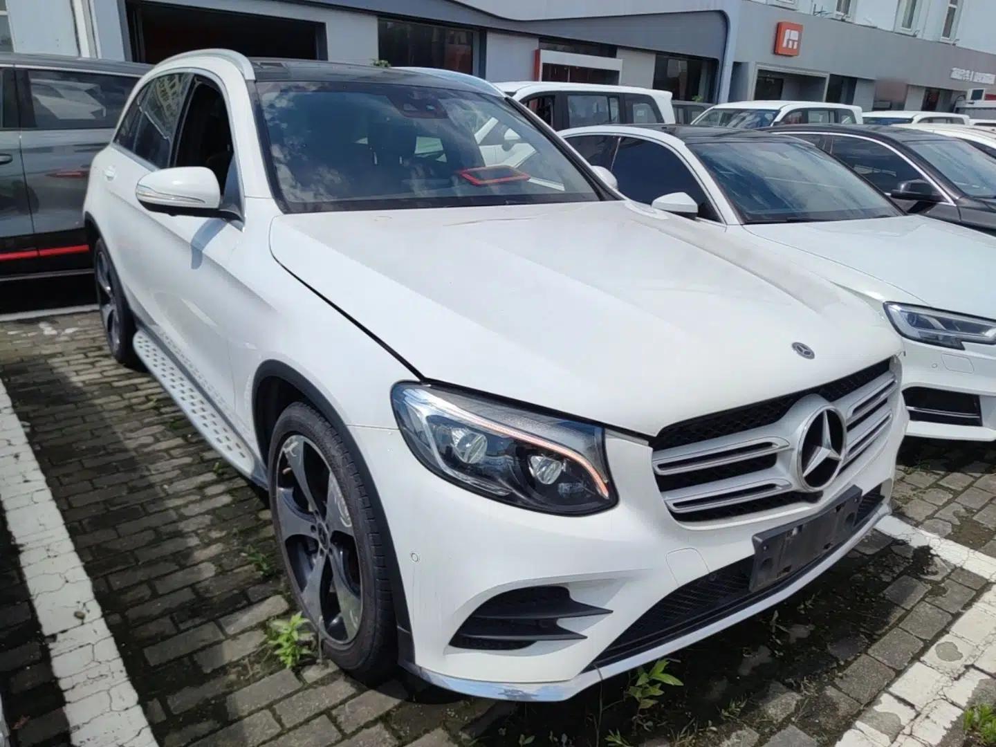 Mercedes-Benz GLC 2017 GLC 300 4MATIC Sport Edition — миниатюра 3