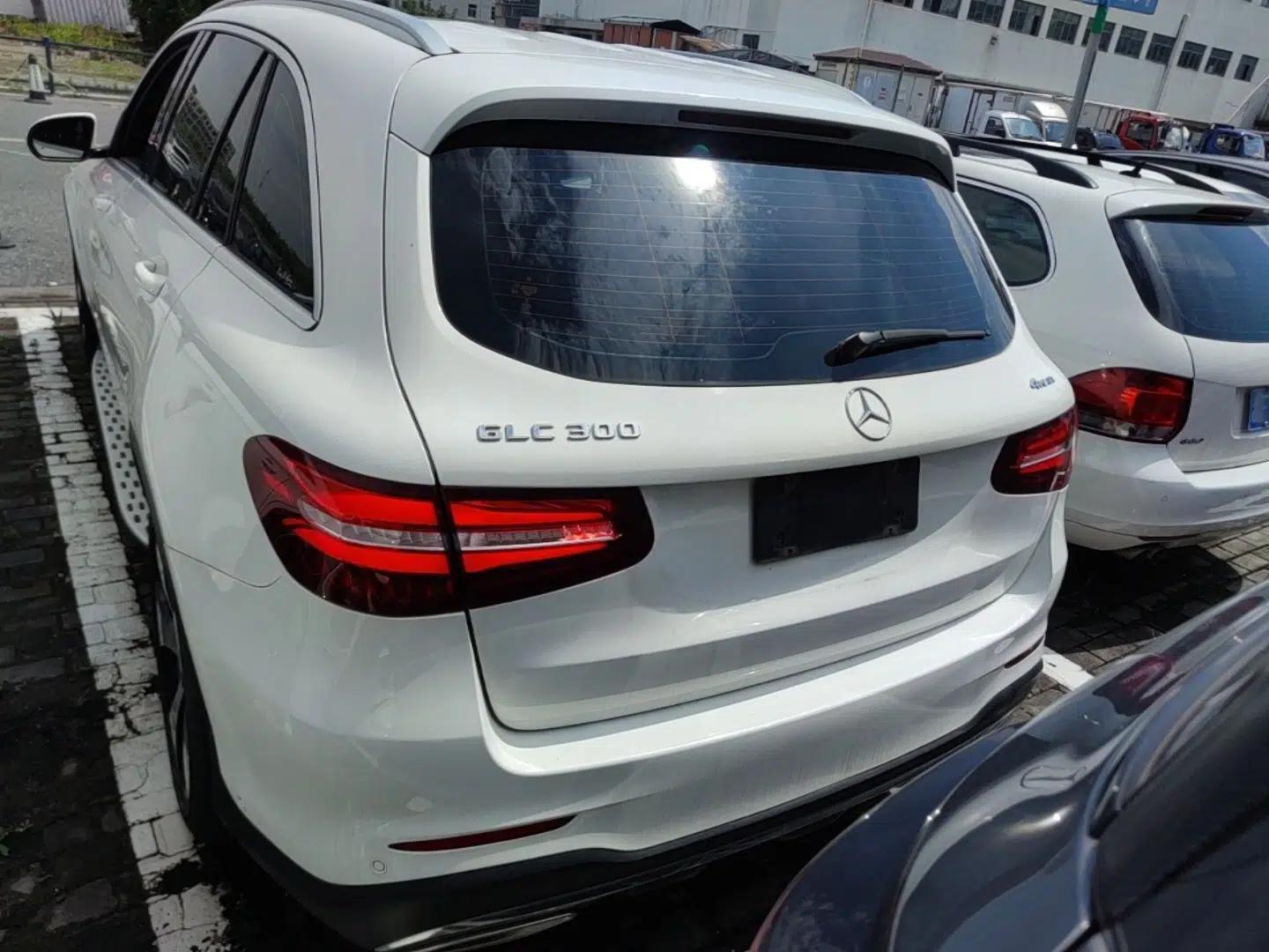 Mercedes-Benz GLC 2017 GLC 300 4MATIC Sport Edition — миниатюра 5