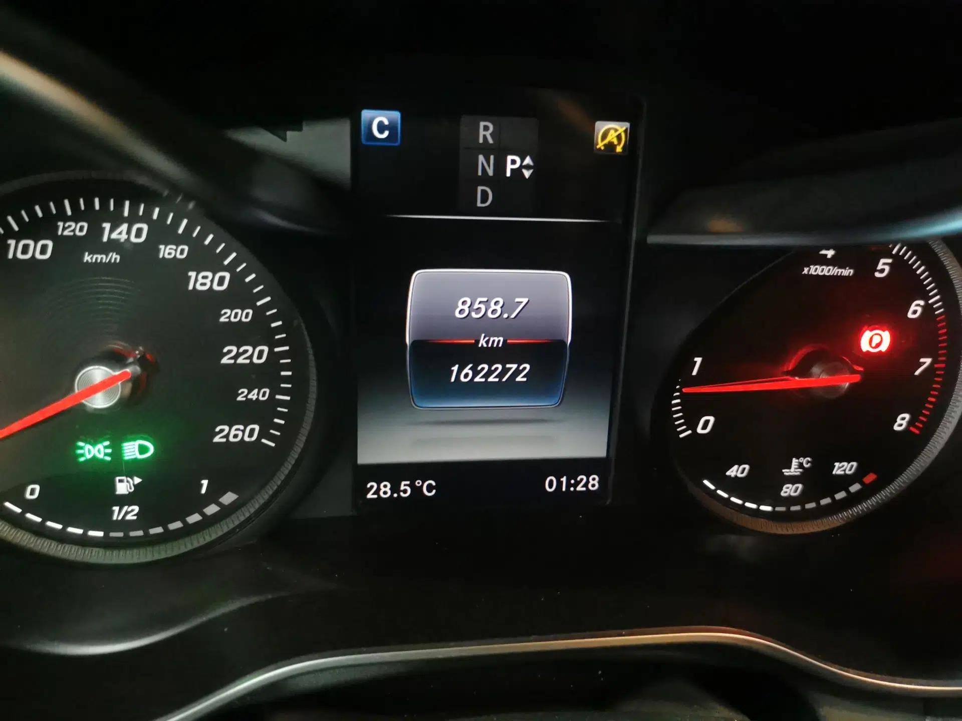 Mercedes-Benz GLC 2016 GLC 260 4MATIC Luxury Model — миниатюра 12