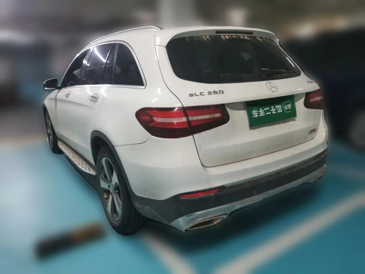 Mercedes-Benz GLC 2016 GLC 260 4MATIC Luxury Model — миниатюра 4