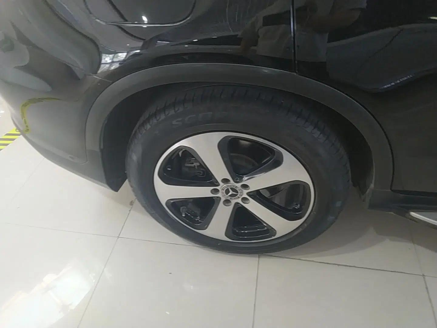 Mercedes-Benz GLC 2019 GLC 260 L 4MATIC Luxury Model — миниатюра 11