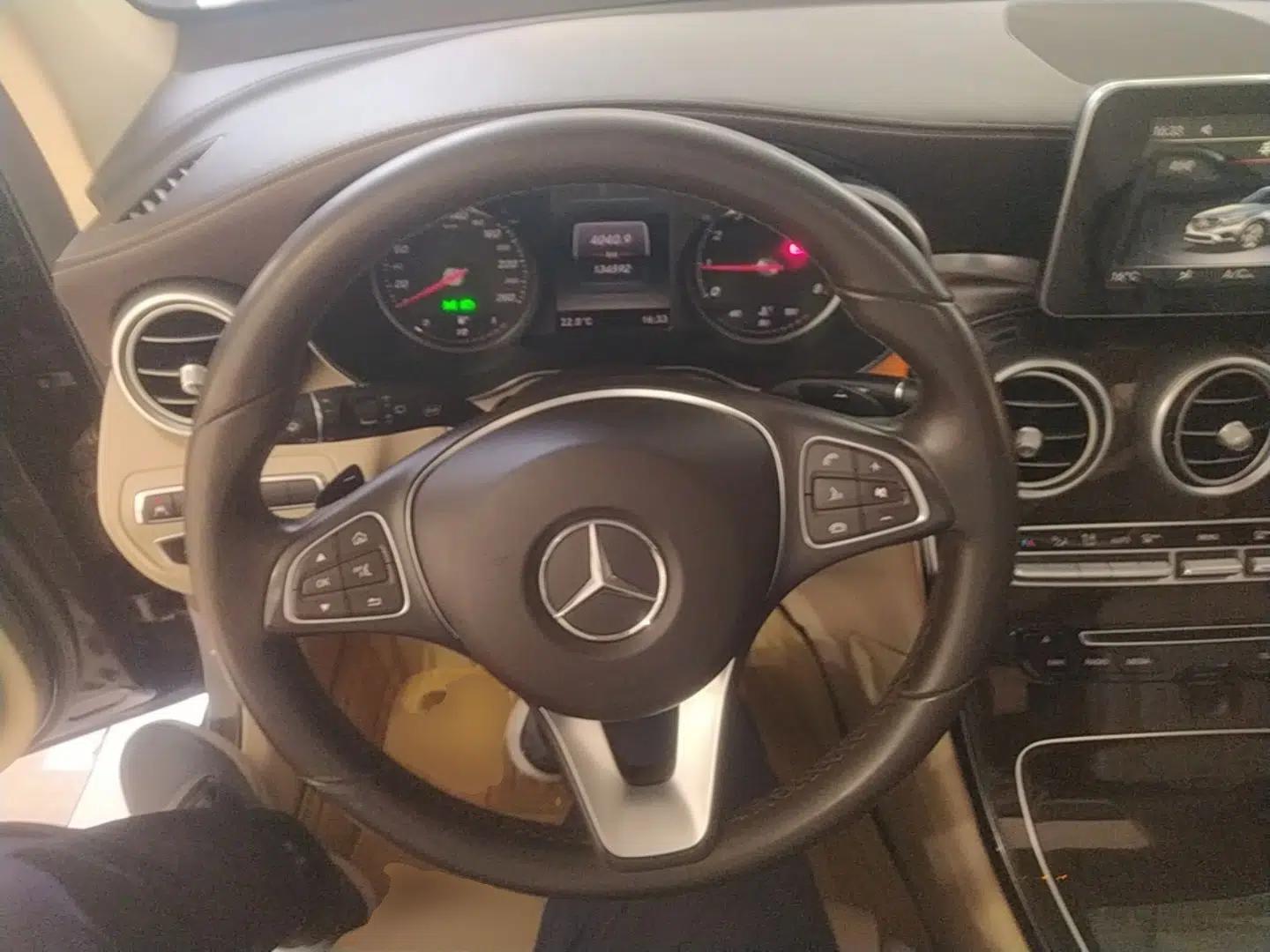 Mercedes-Benz GLC 2019 GLC 260 L 4MATIC Luxury Model — миниатюра 18