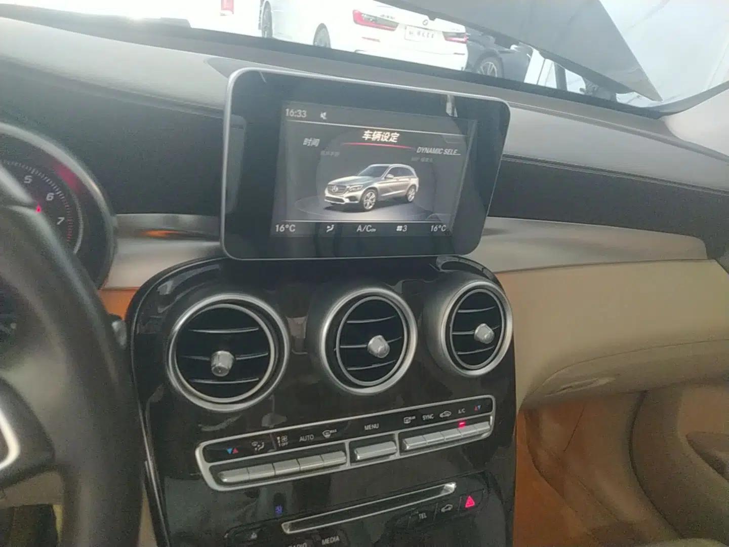 Mercedes-Benz GLC 2019 GLC 260 L 4MATIC Luxury Model — миниатюра 20