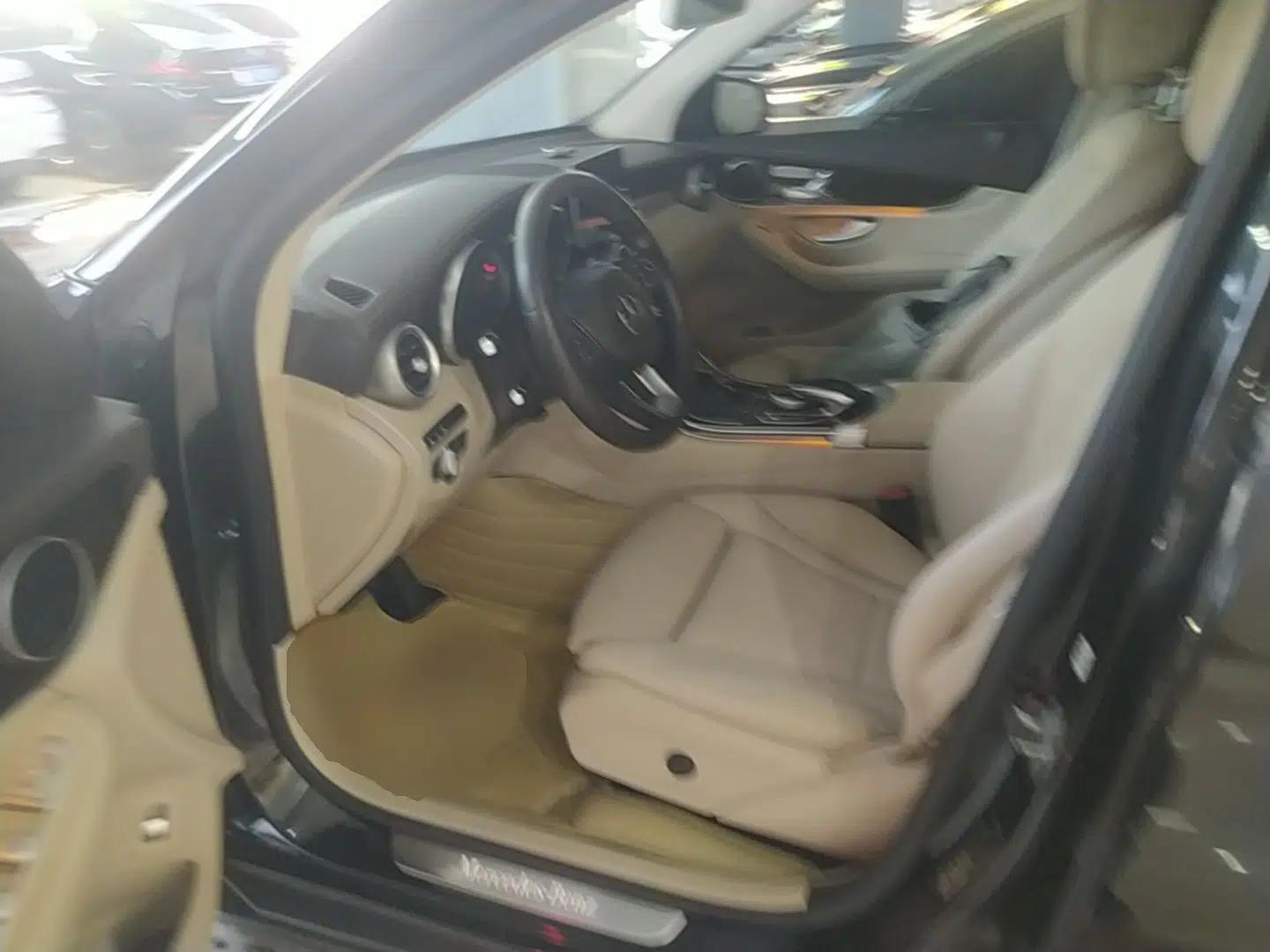 Mercedes-Benz GLC 2019 GLC 260 L 4MATIC Luxury Model — миниатюра 22