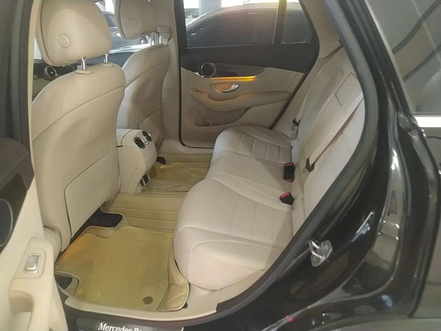 Mercedes-Benz GLC 2019 GLC 260 L 4MATIC Luxury Model — миниатюра 25