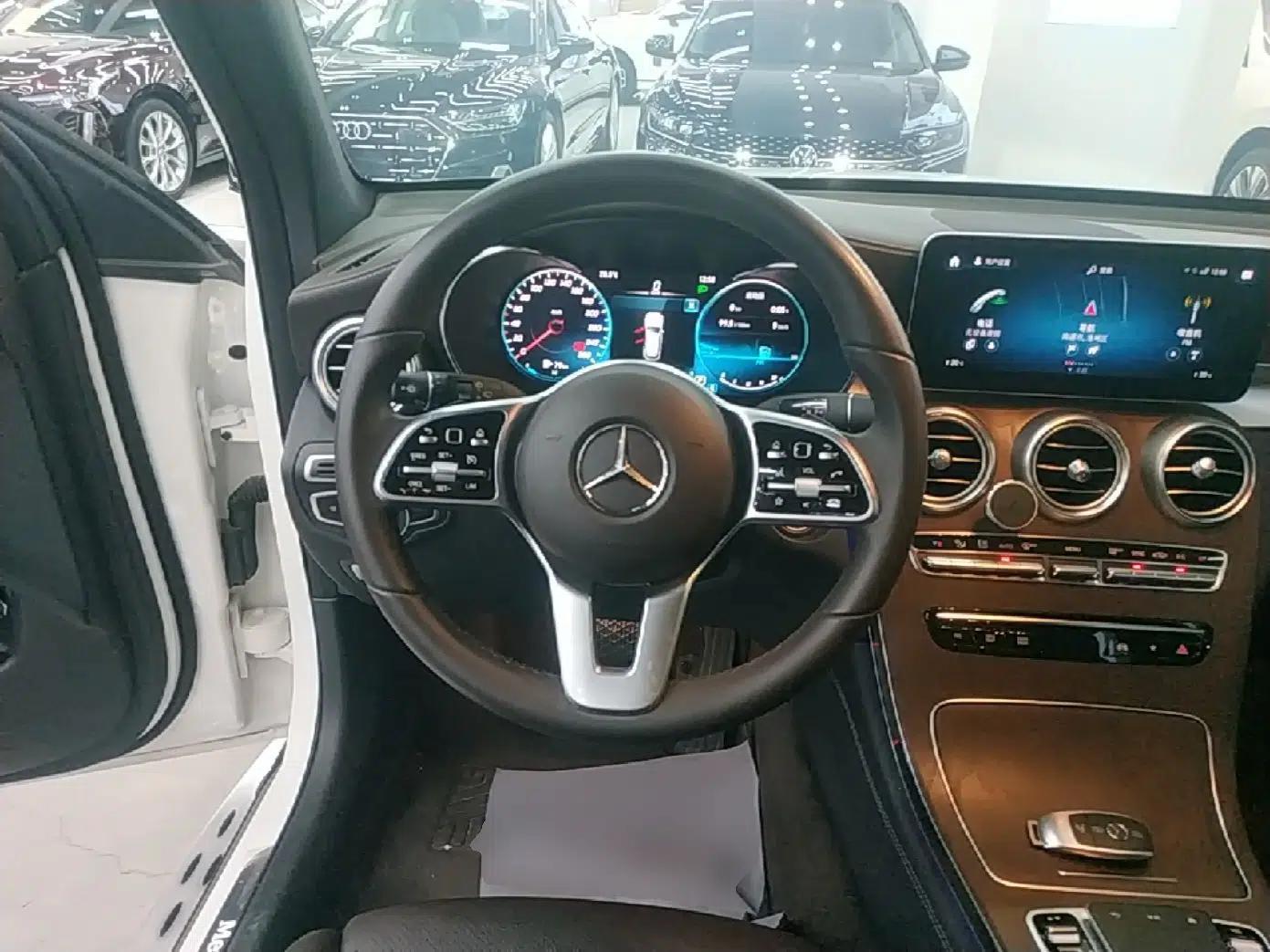 Mercedes-Benz GLC 2020 GLC 300 L 4MATIC Dynamic Edition — миниатюра 13