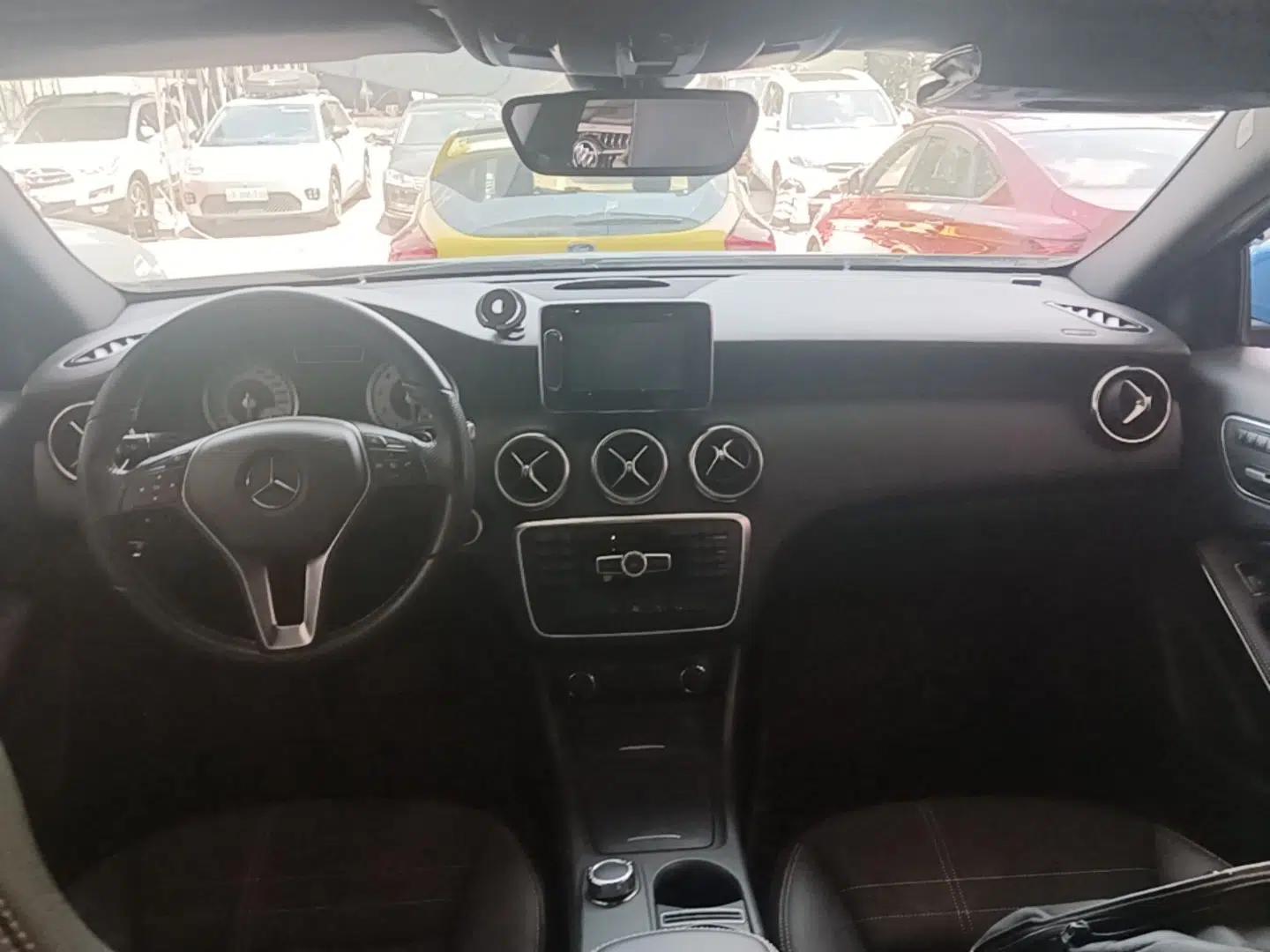 Mercedes-Benz A-Class 2015 A 200 Fashion Model — миниатюра 17