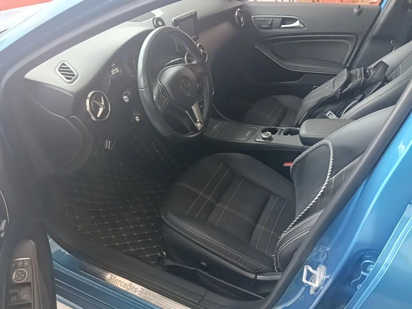 Mercedes-Benz A-Class 2015 A 200 Fashion Model — миниатюра 23