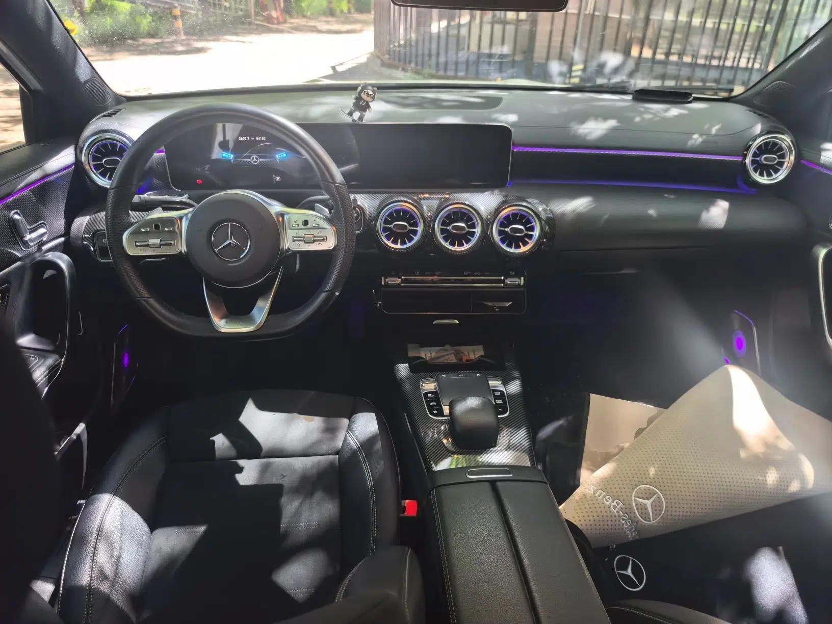 Mercedes-Benz A-Class 2019 A 200 L Sport Sedan — миниатюра 9
