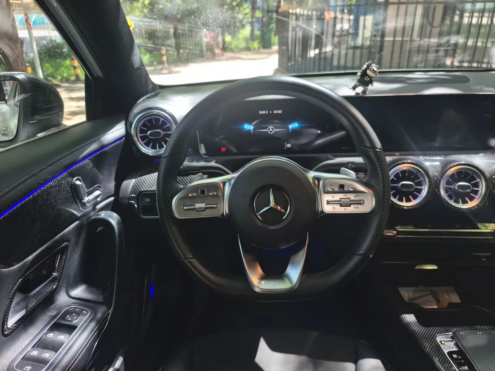 Mercedes-Benz A-Class 2019 A 200 L Sport Sedan — миниатюра 10
