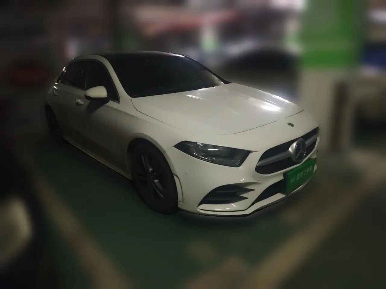 Mercedes-Benz A-Class 2020 Facelift A 180 L Sport Sedan Special Configuration — миниатюра 3