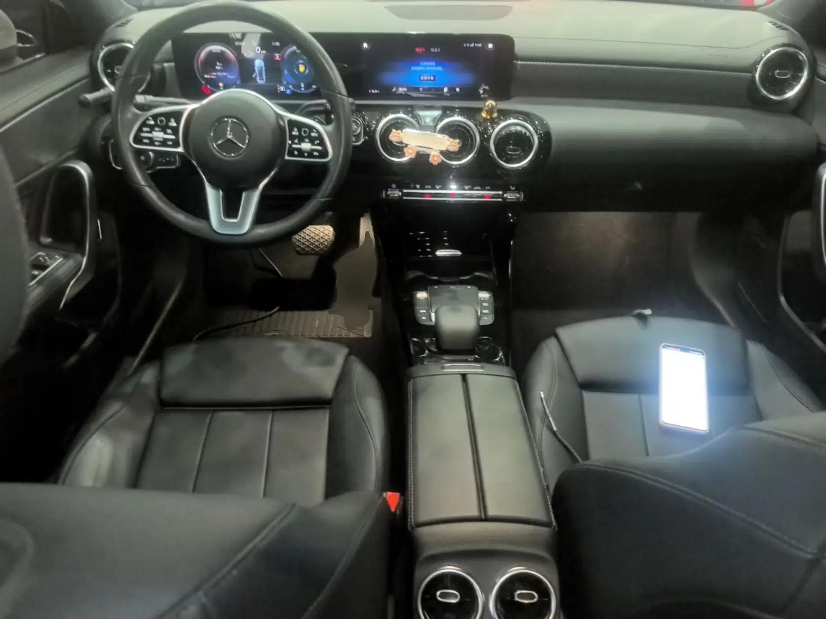 Mercedes-Benz A-Class 2021 Restyled A 180 L Sport Sedan — миниатюра 17