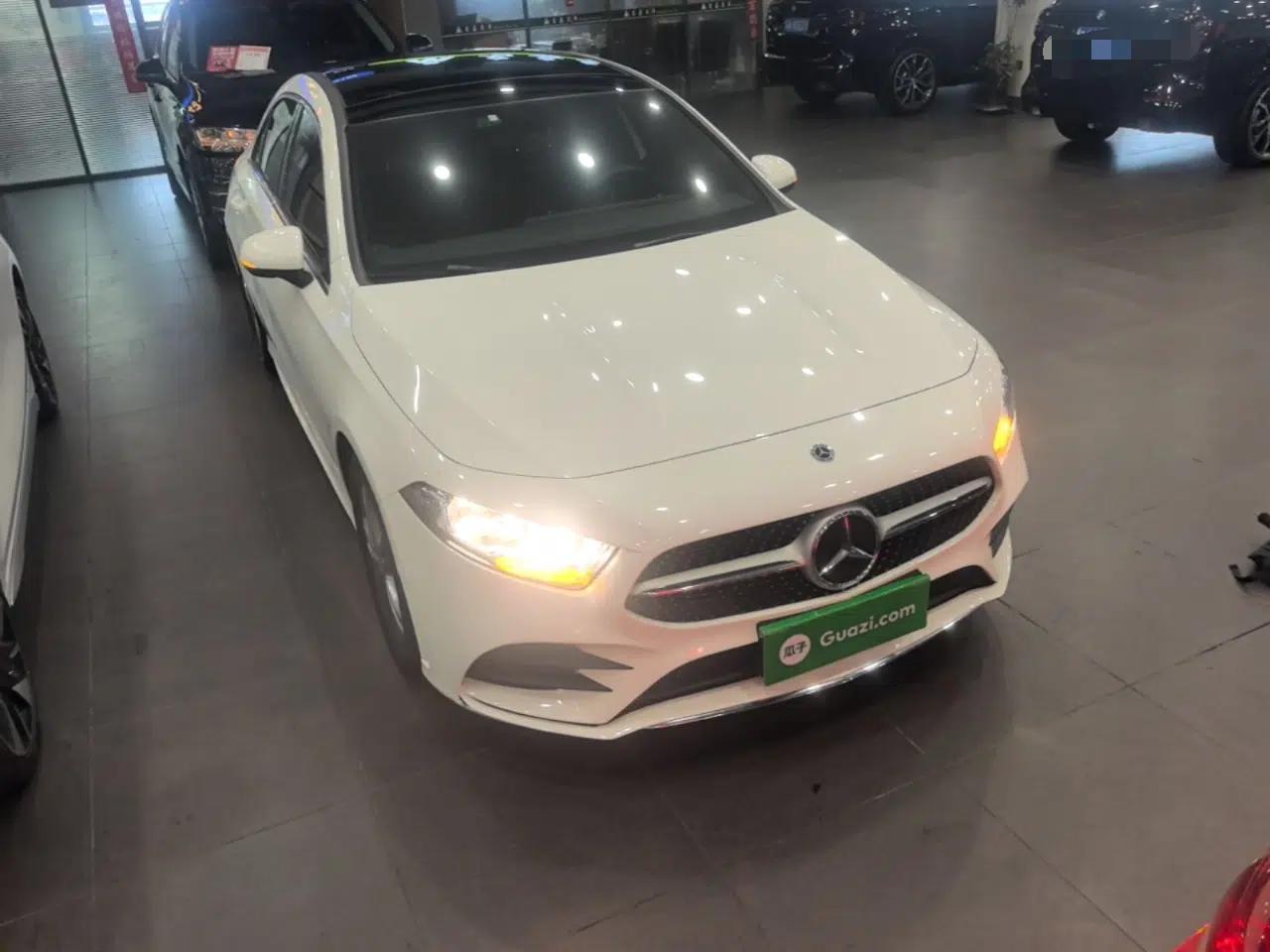Mercedes-Benz A-Class 2021 Restyled A 180 L Sport Sedan — миниатюра 3