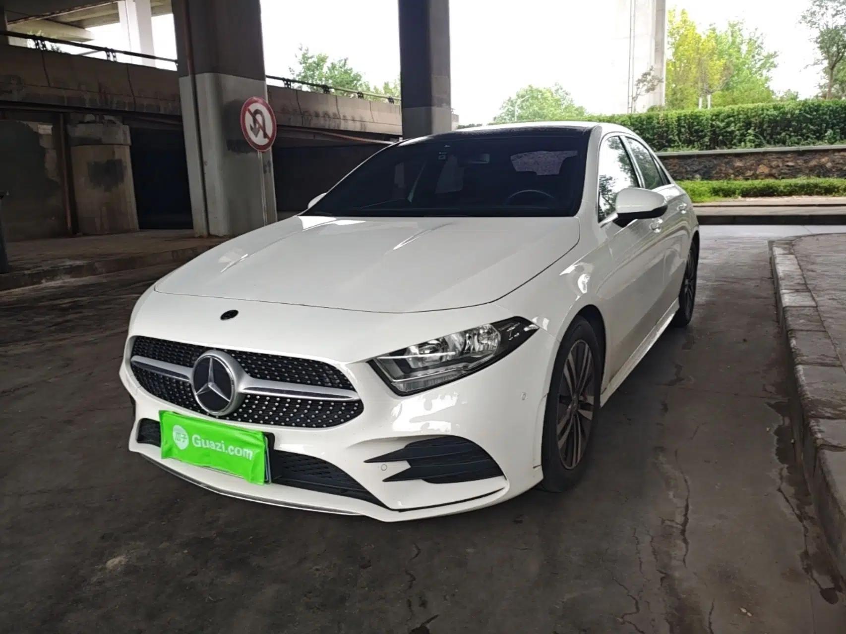 Mercedes-Benz A-Class 2020 A 180 L Sport Sedan — миниатюра 1
