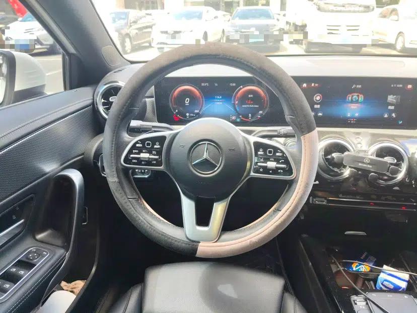 Mercedes-Benz A-Class 2020 Second Facelift A 180 L Sport Sedan — миниатюра 15