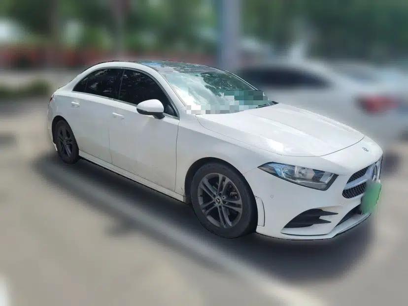 Mercedes-Benz A-Class 2020 Second Facelift A 180 L Sport Sedan — миниатюра 4