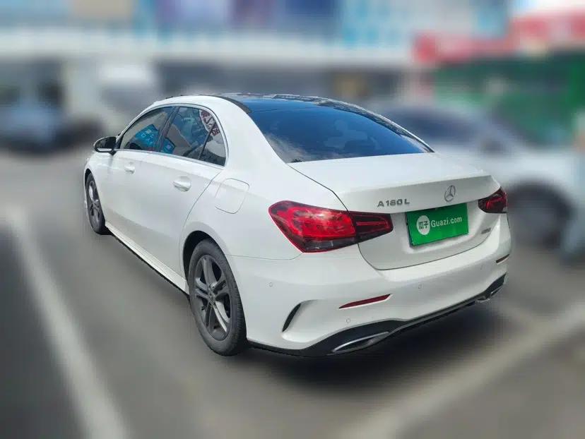 Mercedes-Benz A-Class 2020 Second Facelift A 180 L Sport Sedan — миниатюра 5