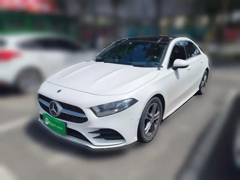 Mercedes-Benz A-Class 2020 Second Facelift A 180 L Sport Sedan — миниатюра 6