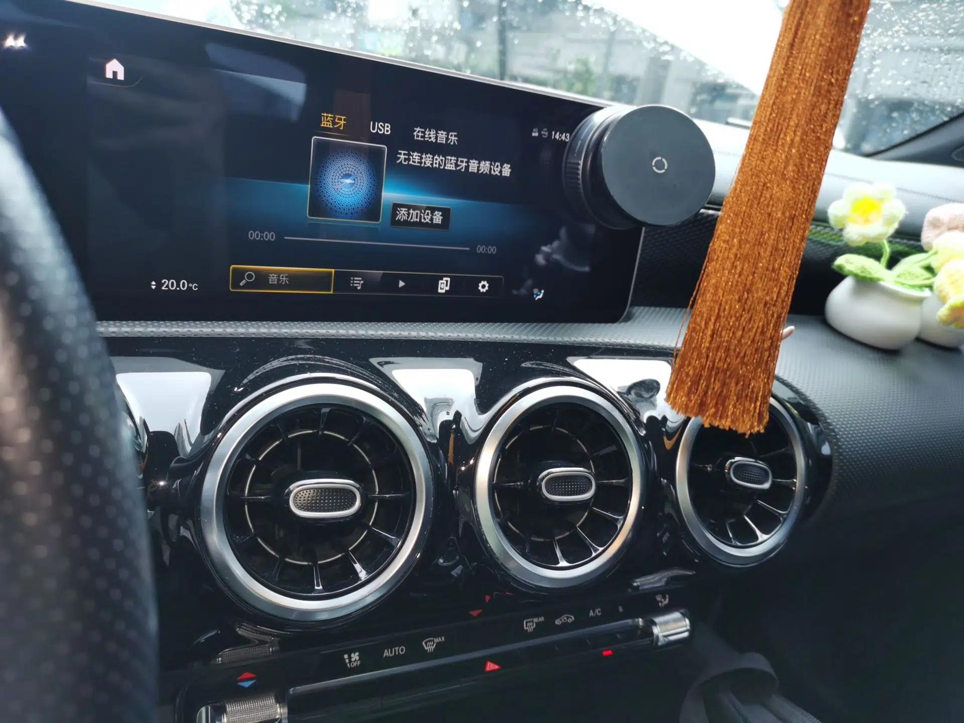 Mercedes-Benz A-Class 2019 A 200 L Sport Sedan — миниатюра 13
